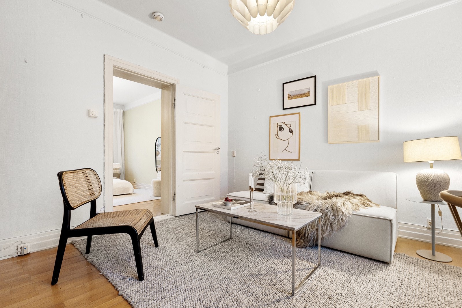 Et lunt rom hvor familie og venner kan samles til hyggelige kvelder. Galleribilde