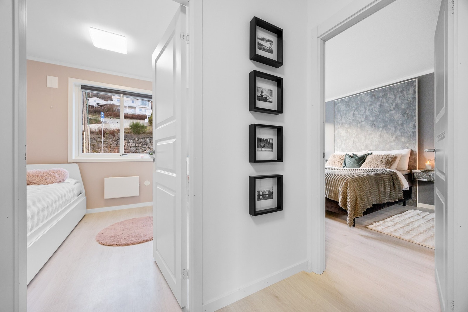 Boligen har to soverom av hhv. god størrelse og måler 8,1 m² og 13,1 m² Galleribilde