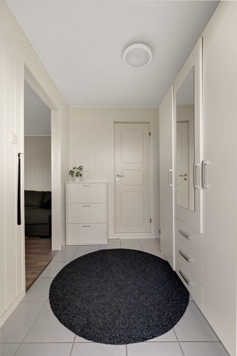 Inngangsparti med god skapplass Galleribilde