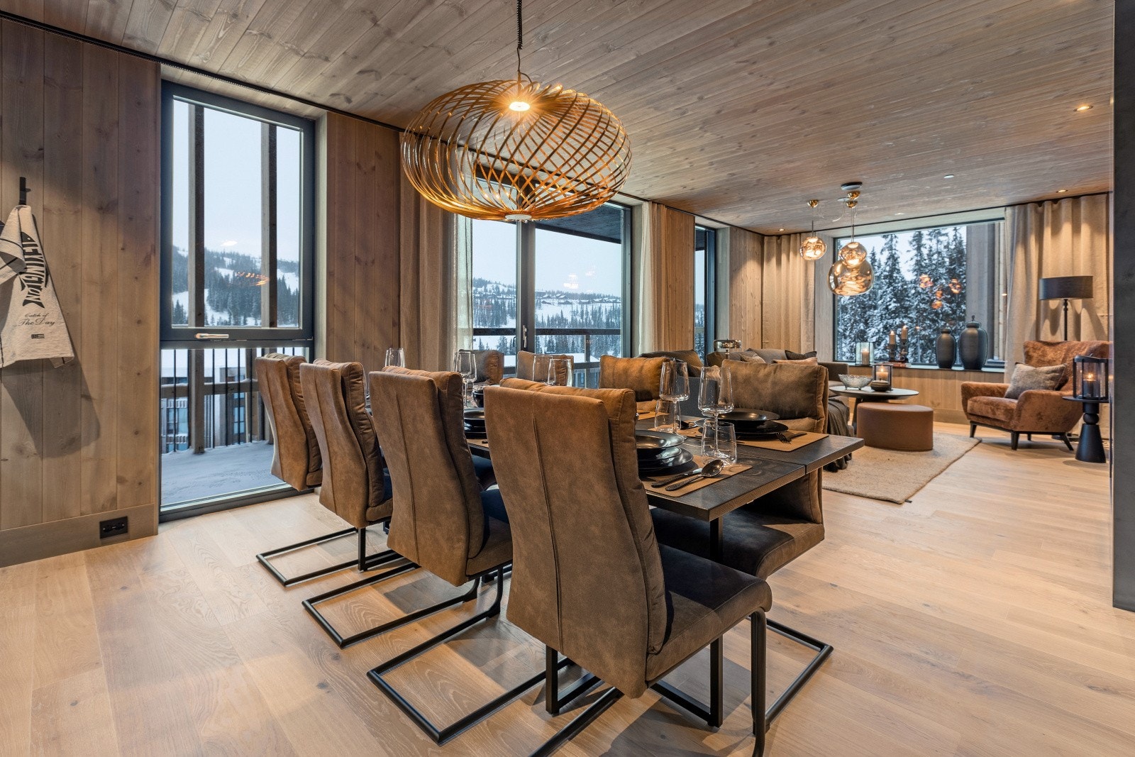 Romslig stue / kjøkkenløsning Galleribilde