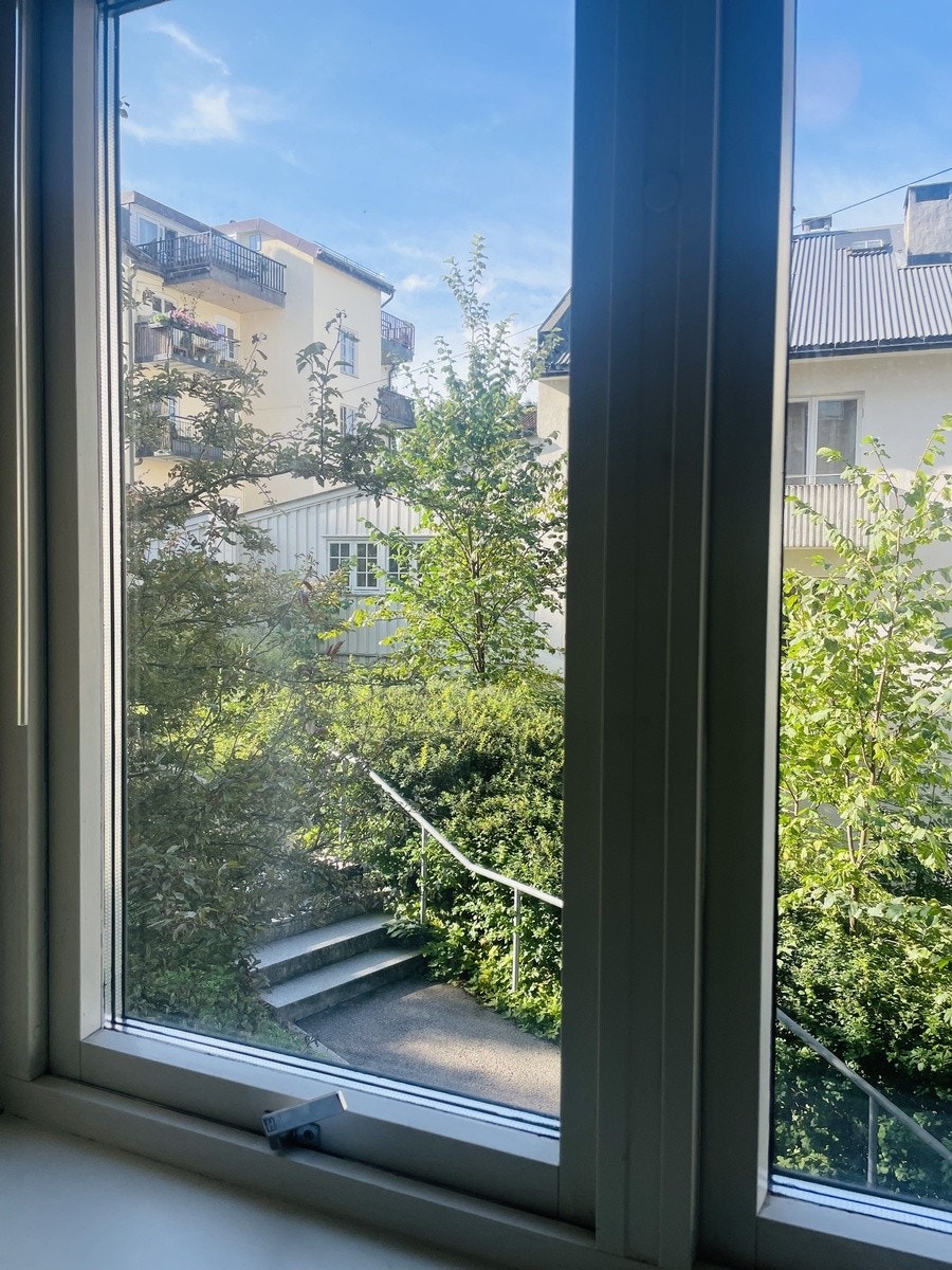 Utsikt kjøkkenvindu Galleribilde