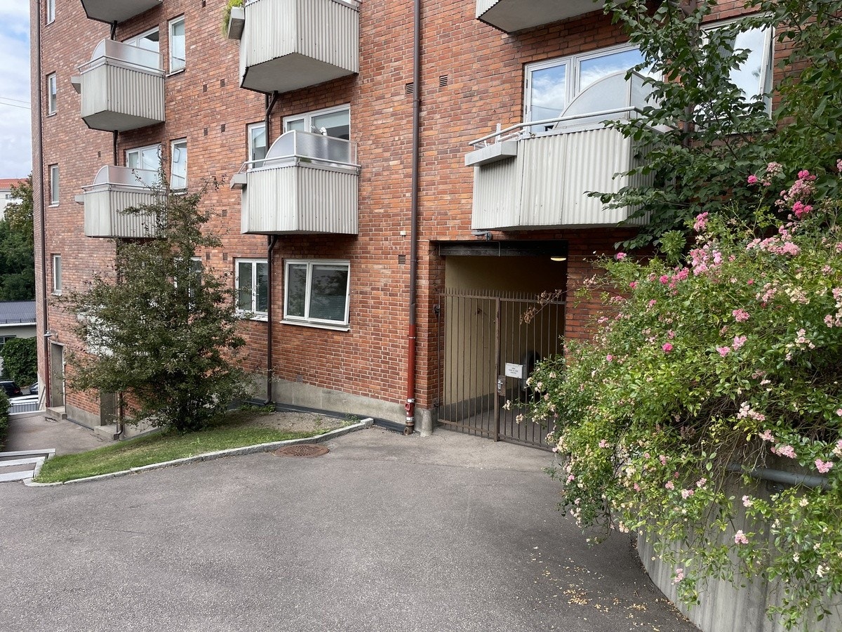 Høy 1.etasje, egen inngang Galleribilde