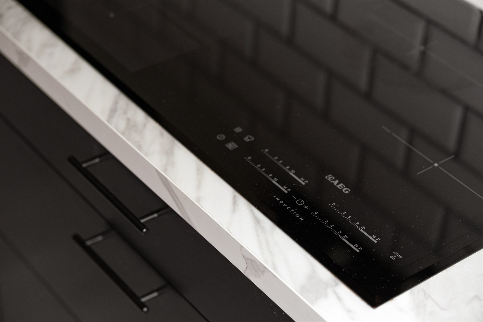 Alle kjøkkenets hvitevarer er integrert og medfølger. Galleribilde