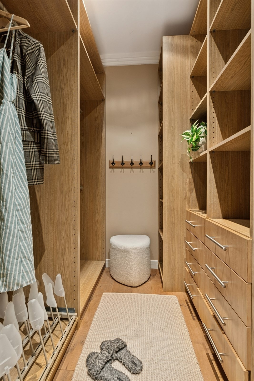 Rikelig med garderobeplass. Galleribilde