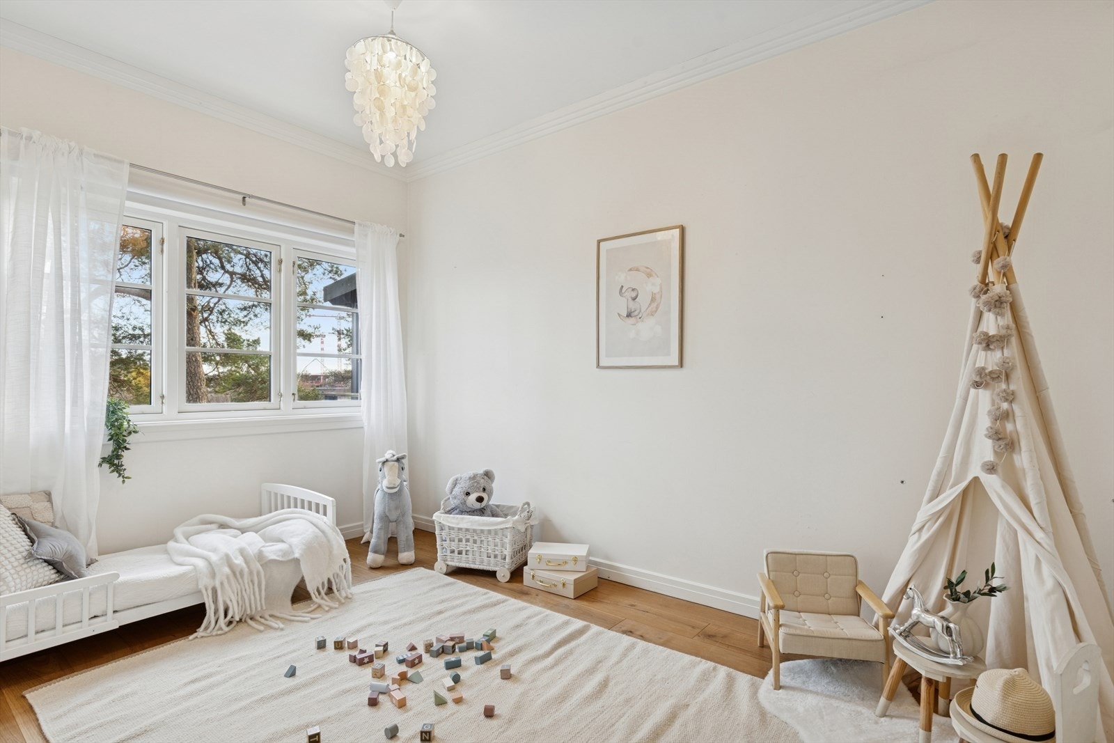 Soverom 2 i denne delen, god plass til dobbeltseng her også. Galleribilde