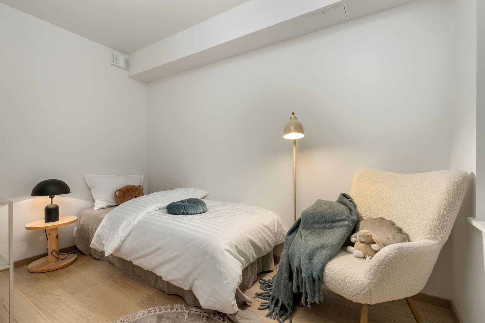 Lyst og trivelig soverom 2. Galleribilde