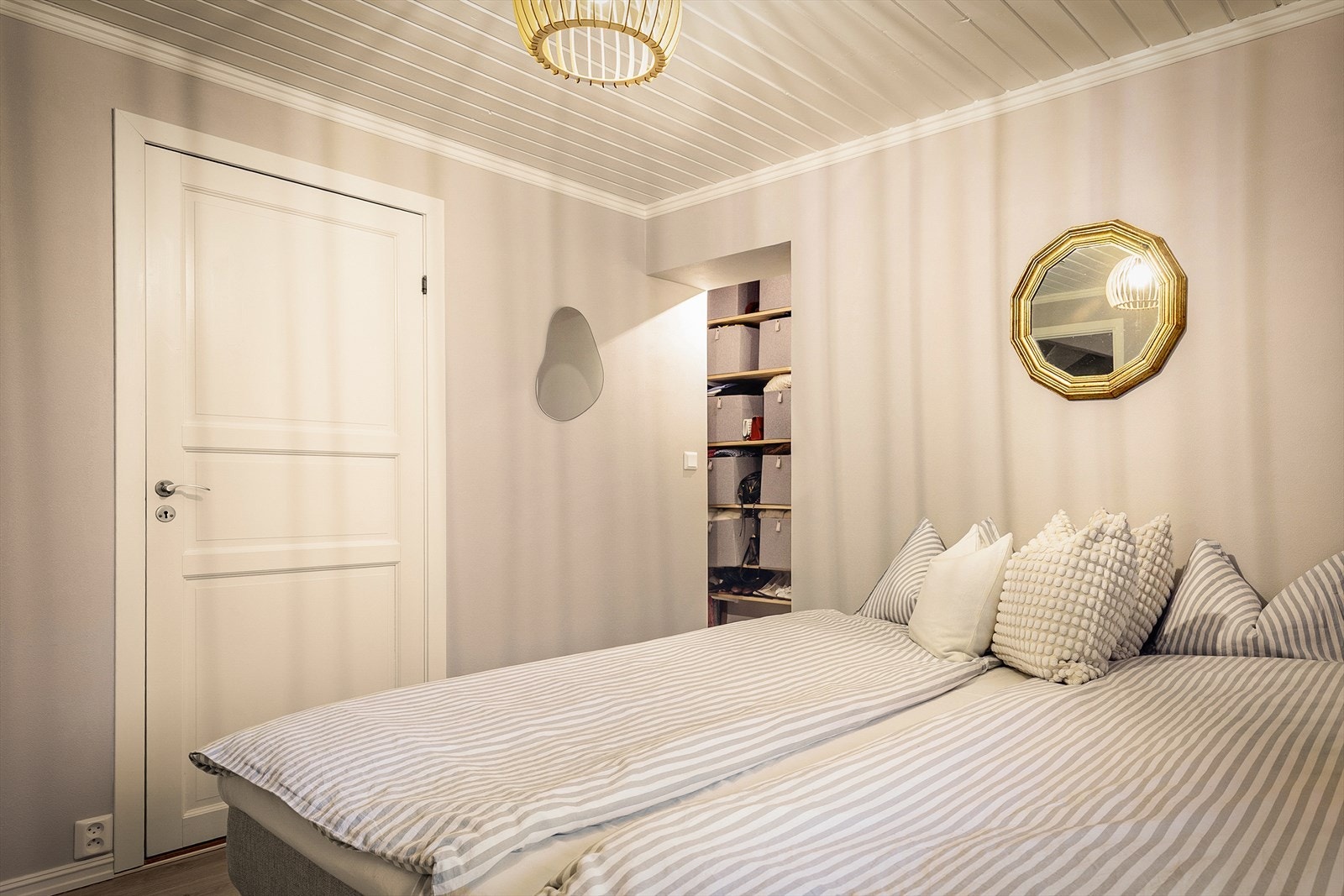 Soverommene i denne etasjen gir fleksibilitet for en voksende familie. Galleribilde