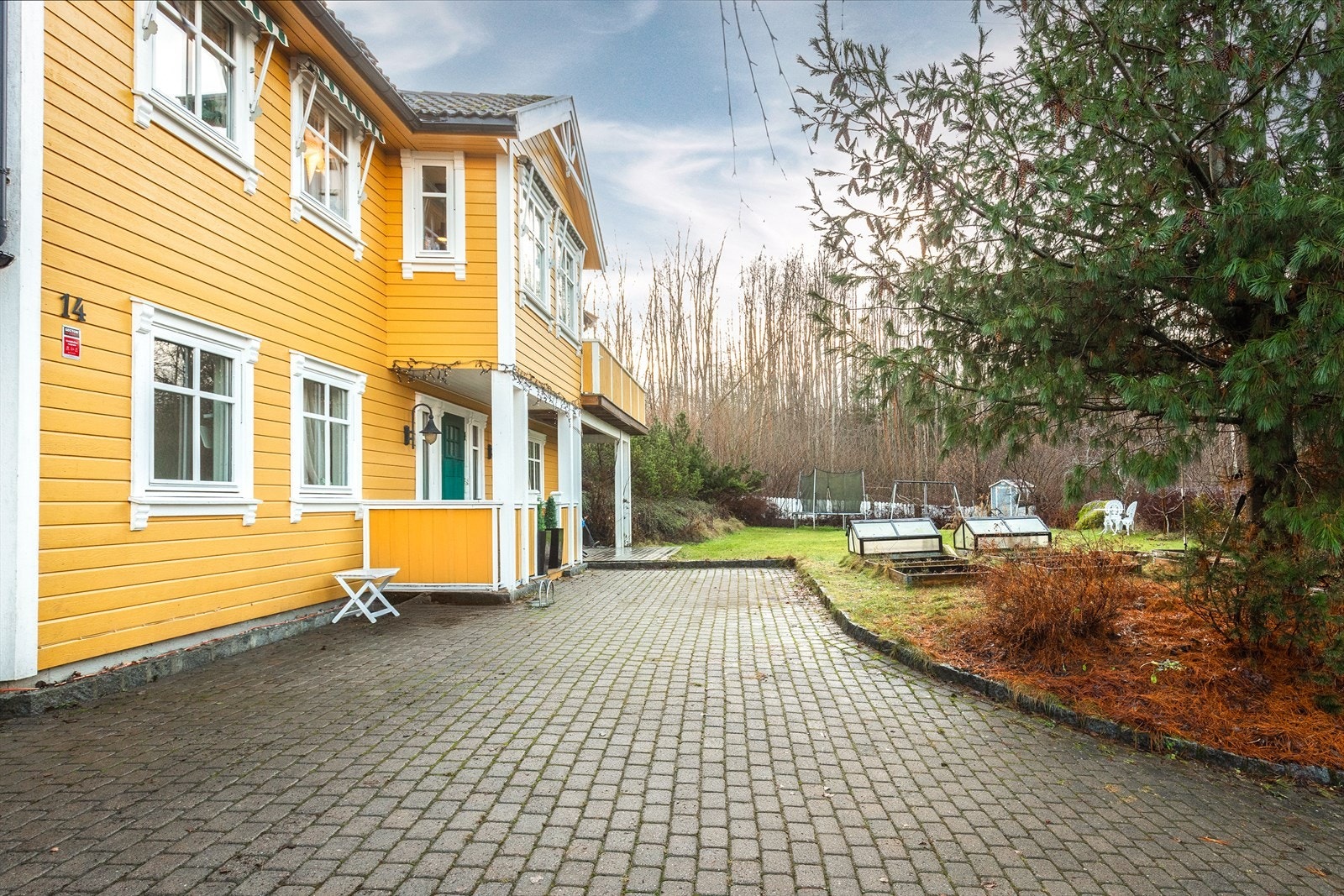 Boligen ligger trygt og fredelig til, ideelt for barnefamilier. Galleribilde