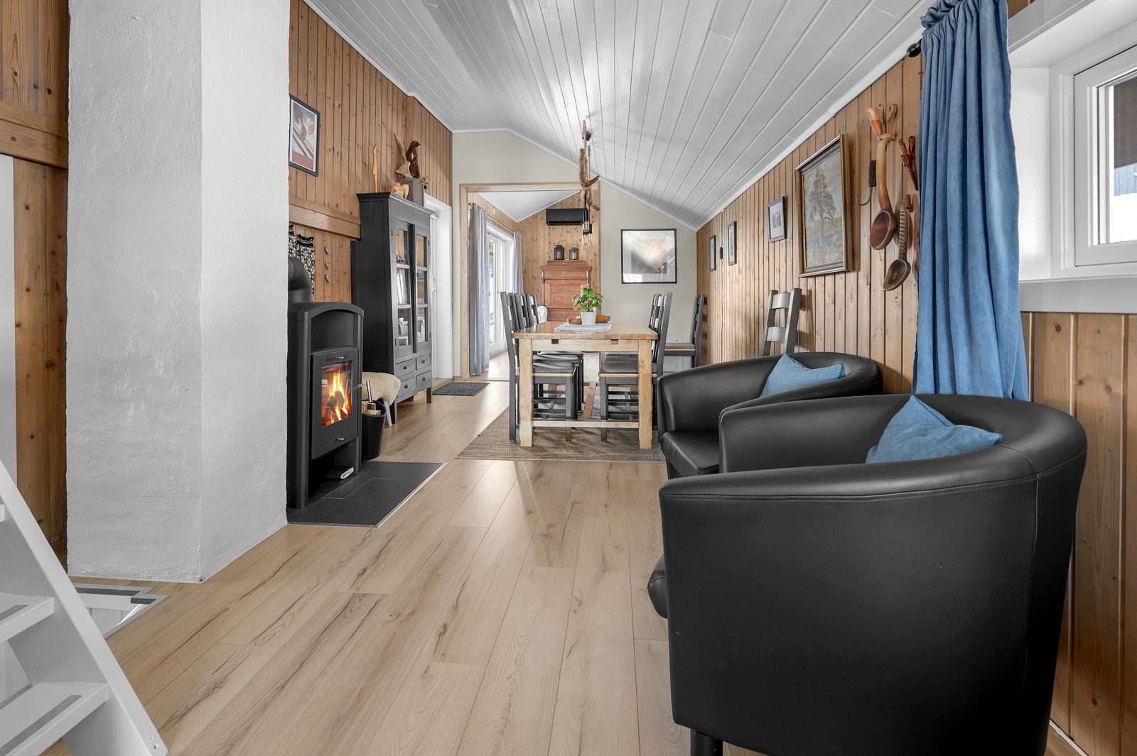 assignment-15397-1739182531406 Galleribilde