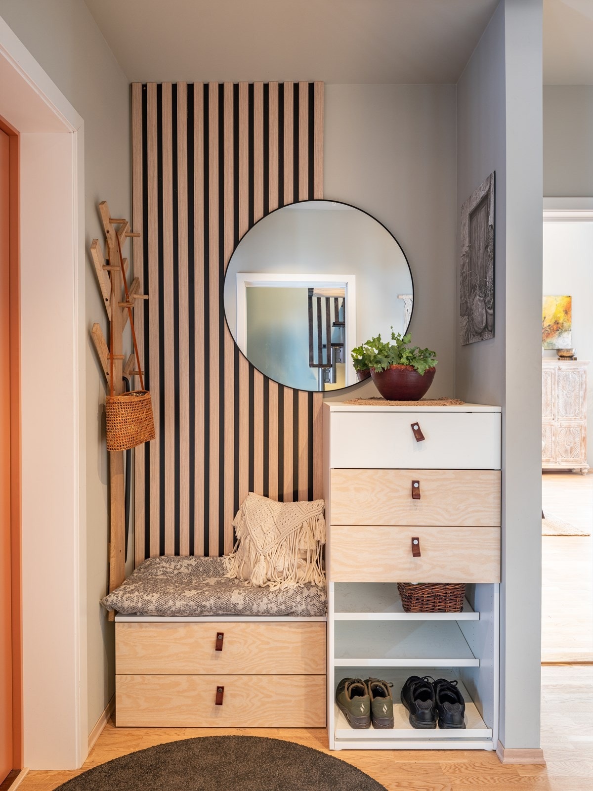 God plass til oppbevaring av både sko og yttertøy. Galleribilde