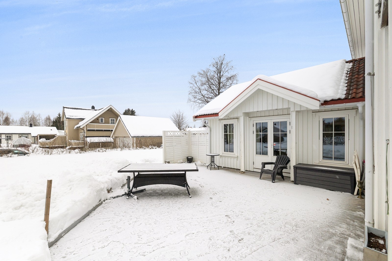 Terrassen er på hele 53 kvm og har gode solforhold. Galleribilde