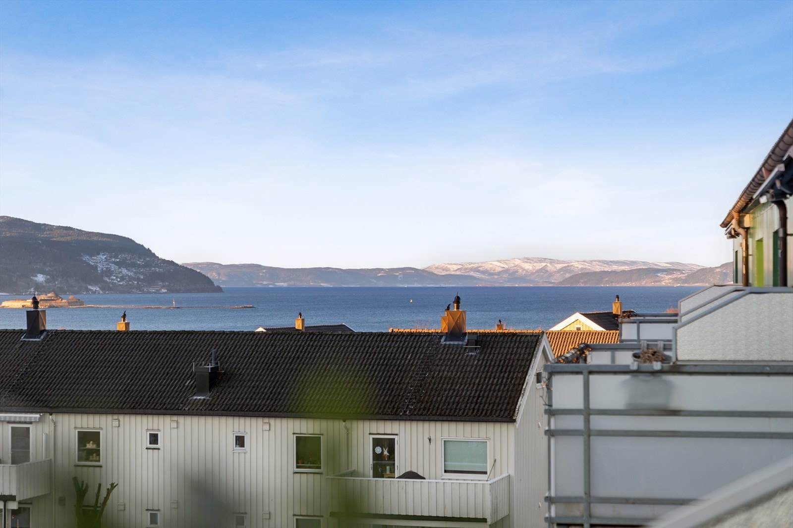 Utsikt fra balkongen vinterstid. Galleribilde