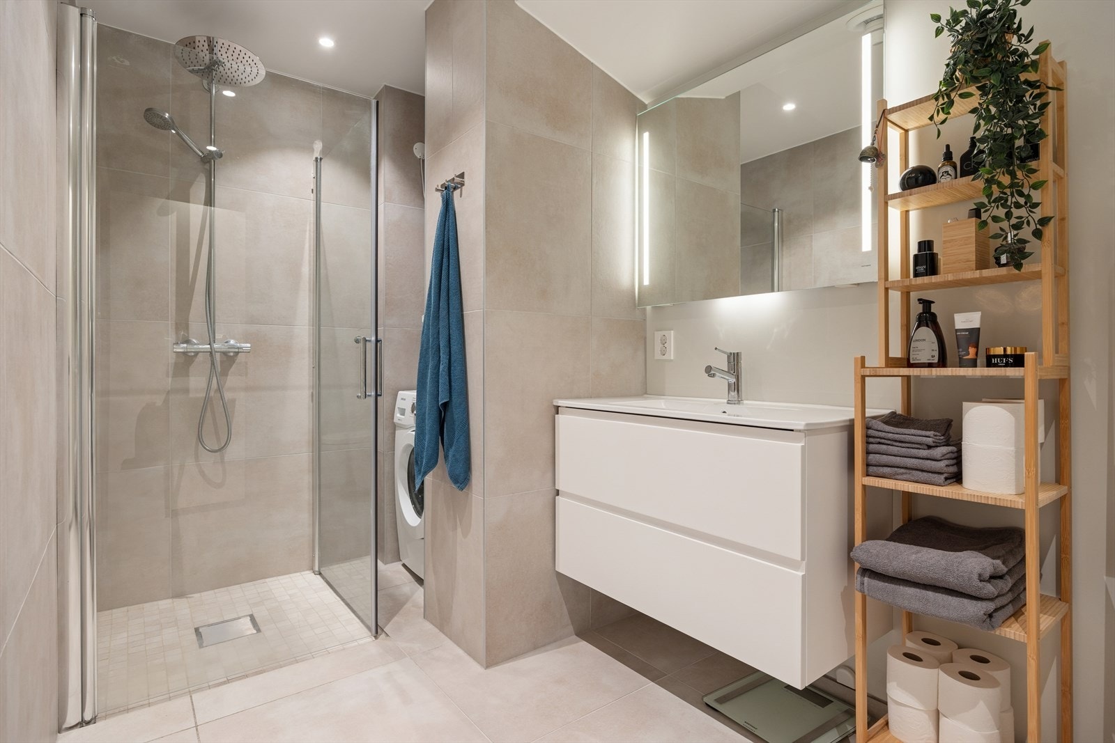 Baderommet måler 5,7 kvm, og har fått TG0 av takstmann. Galleribilde