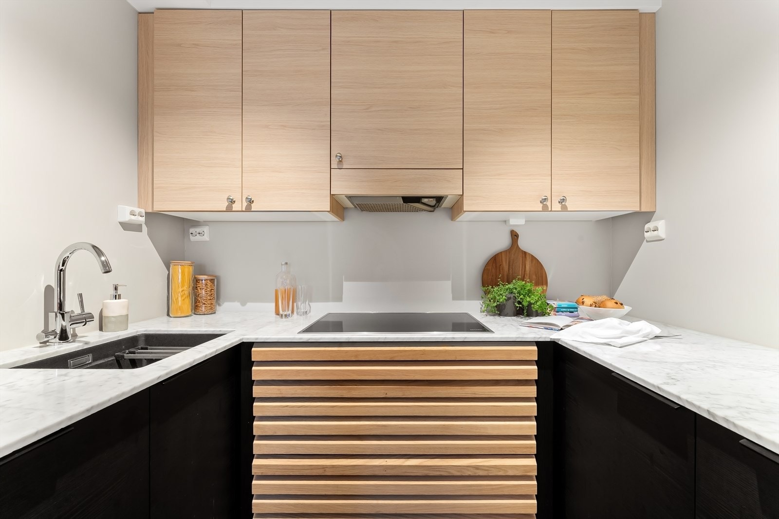 Eikeseksjonen er montert av Brusveen Snekkerverksted Galleribilde