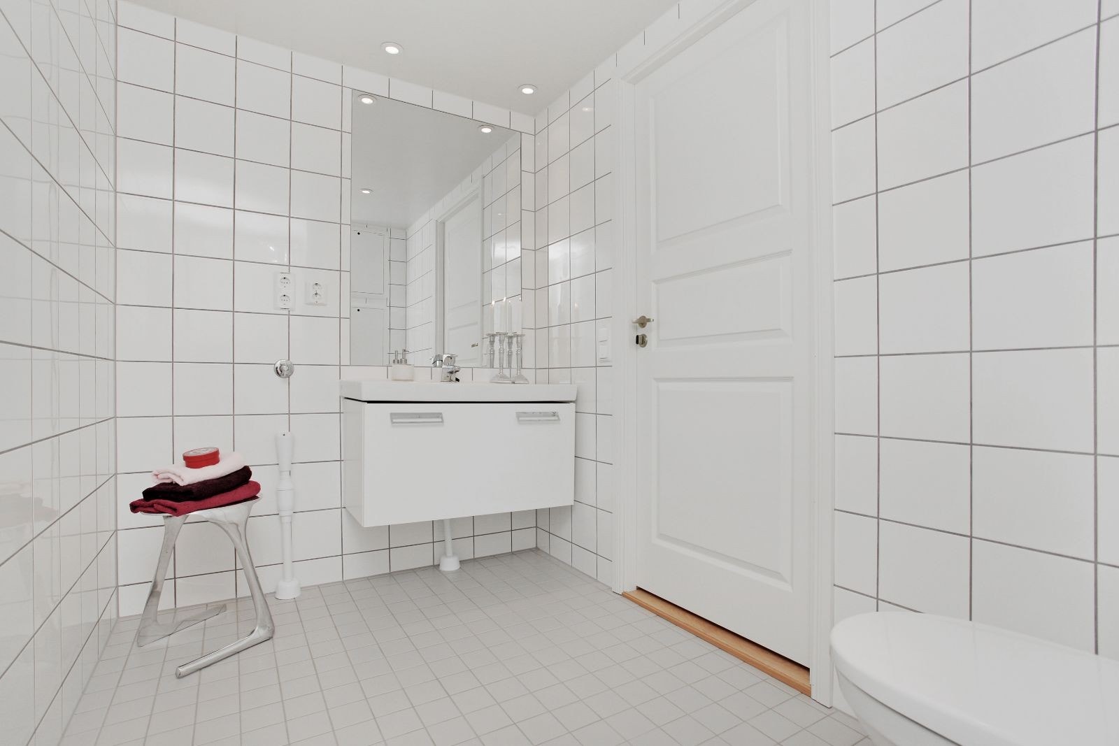 Flislagt lekkert bad (avvik fra bildene kan forekomme) Galleribilde