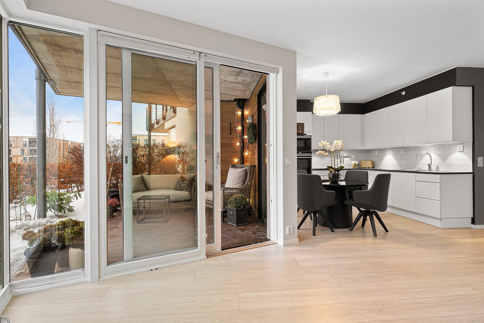 Leiligheten holder en god standard, noe som bekreftes i takstmanns rapport hvor tilnærmet alle punkter har fått tilstandsgrad 0/1 (TG0/1). Galleribilde