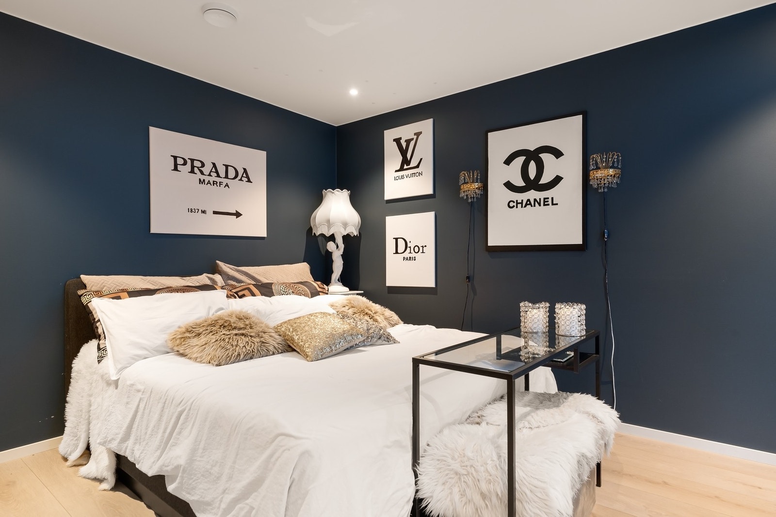 Hovedsoverom med egen garderobe og eget bad Galleribilde