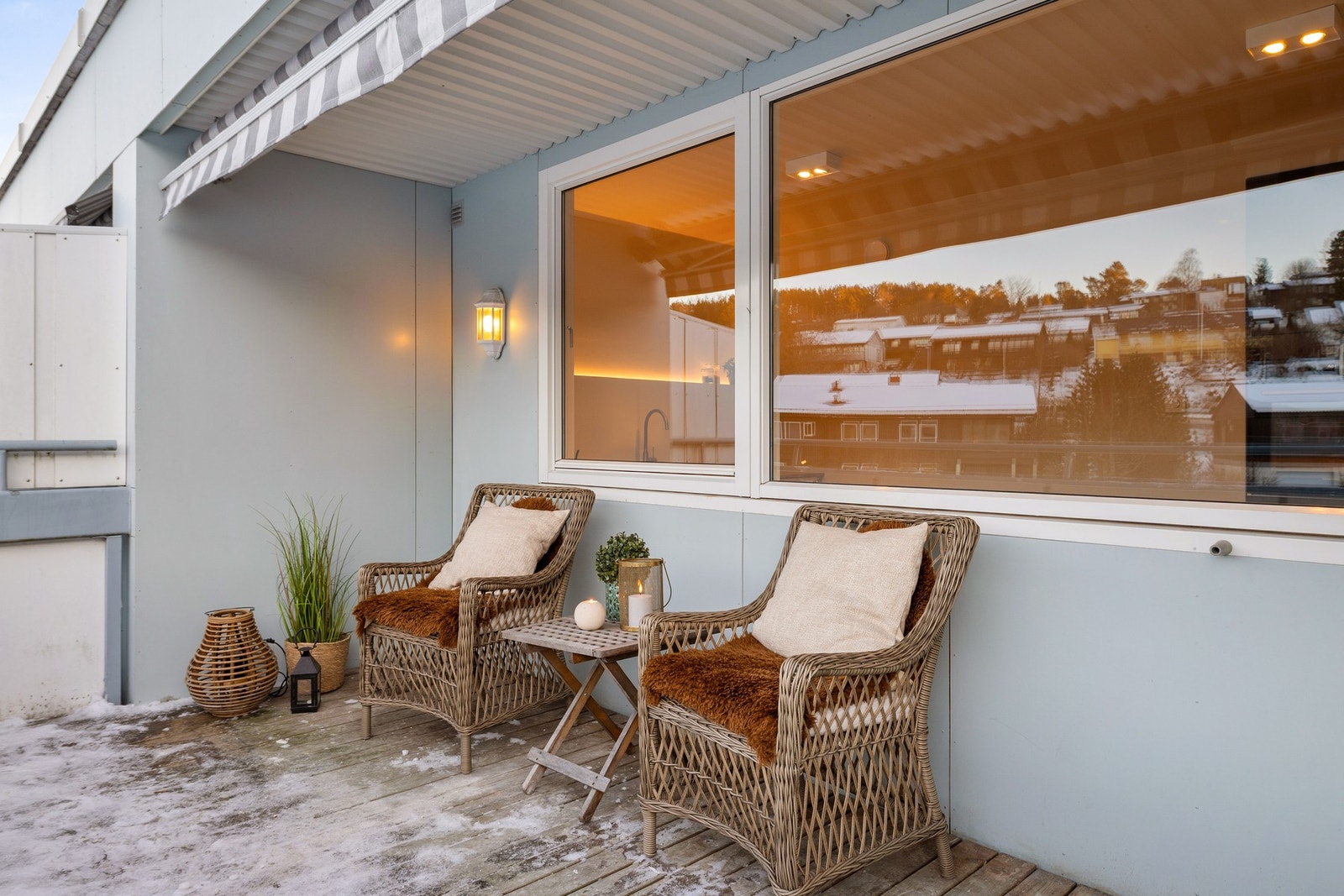 Her kan du nyte ettermiddag- og kvelddsol i den lune solveggen. Galleribilde