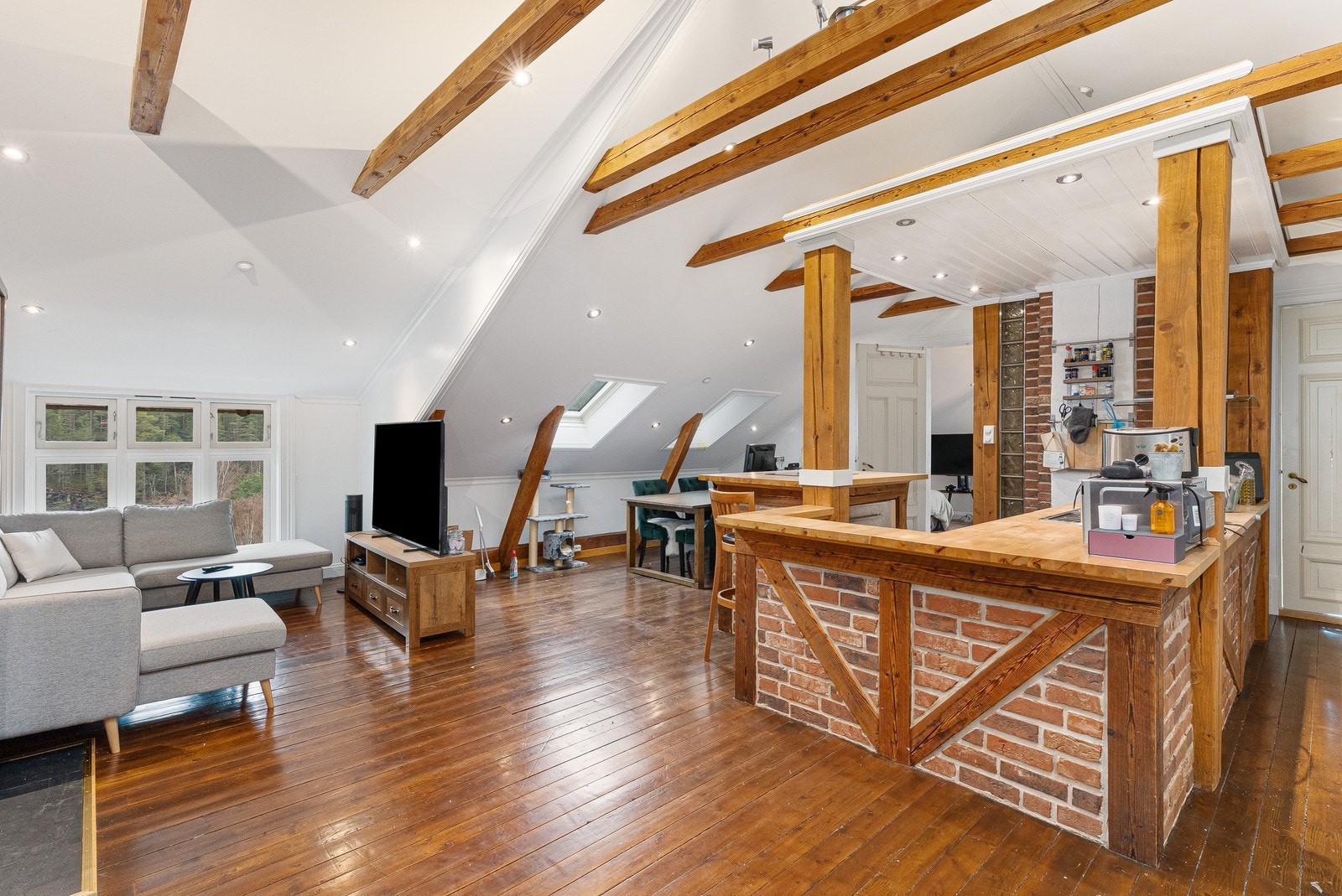 Velkommen til Nordre Røråsen 5B øverste etasje! Galleribilde