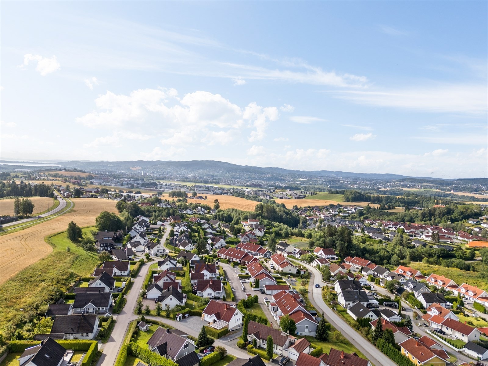Området er godt etablert og byr på trygge omgivelser for både store og små. Galleribilde