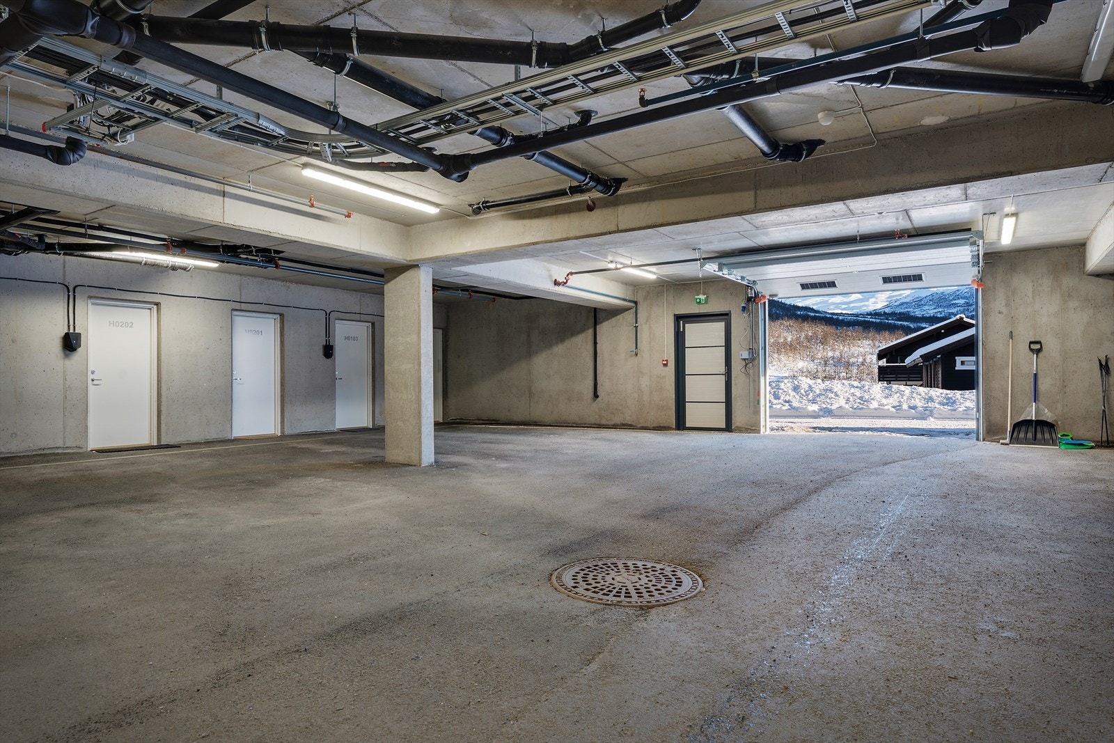 Fast parkering i felles garasjeanlegg Galleribilde