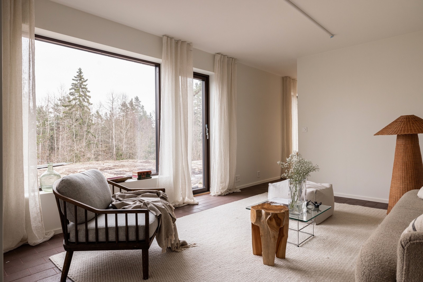 Med enkelte tilpasninger ligger forholdene til rette for å kunne etablere en utleiedel (det er klargjort for hybelkjøkken) Galleribilde