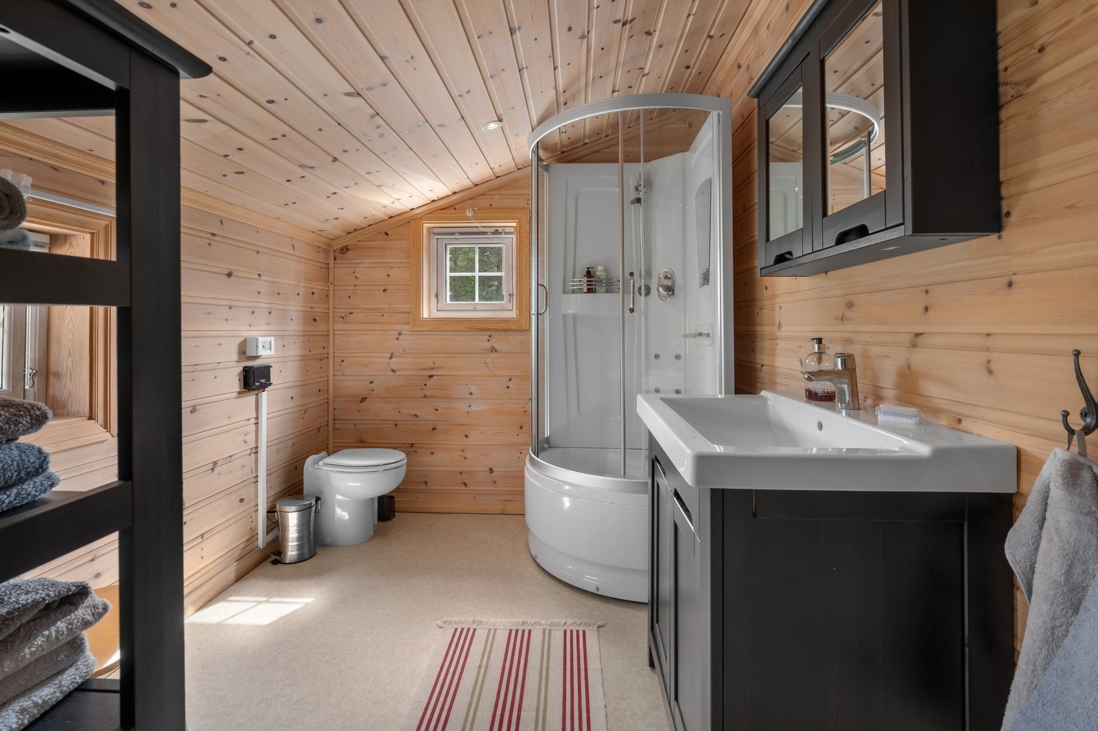 Toalettrom. Galleribilde