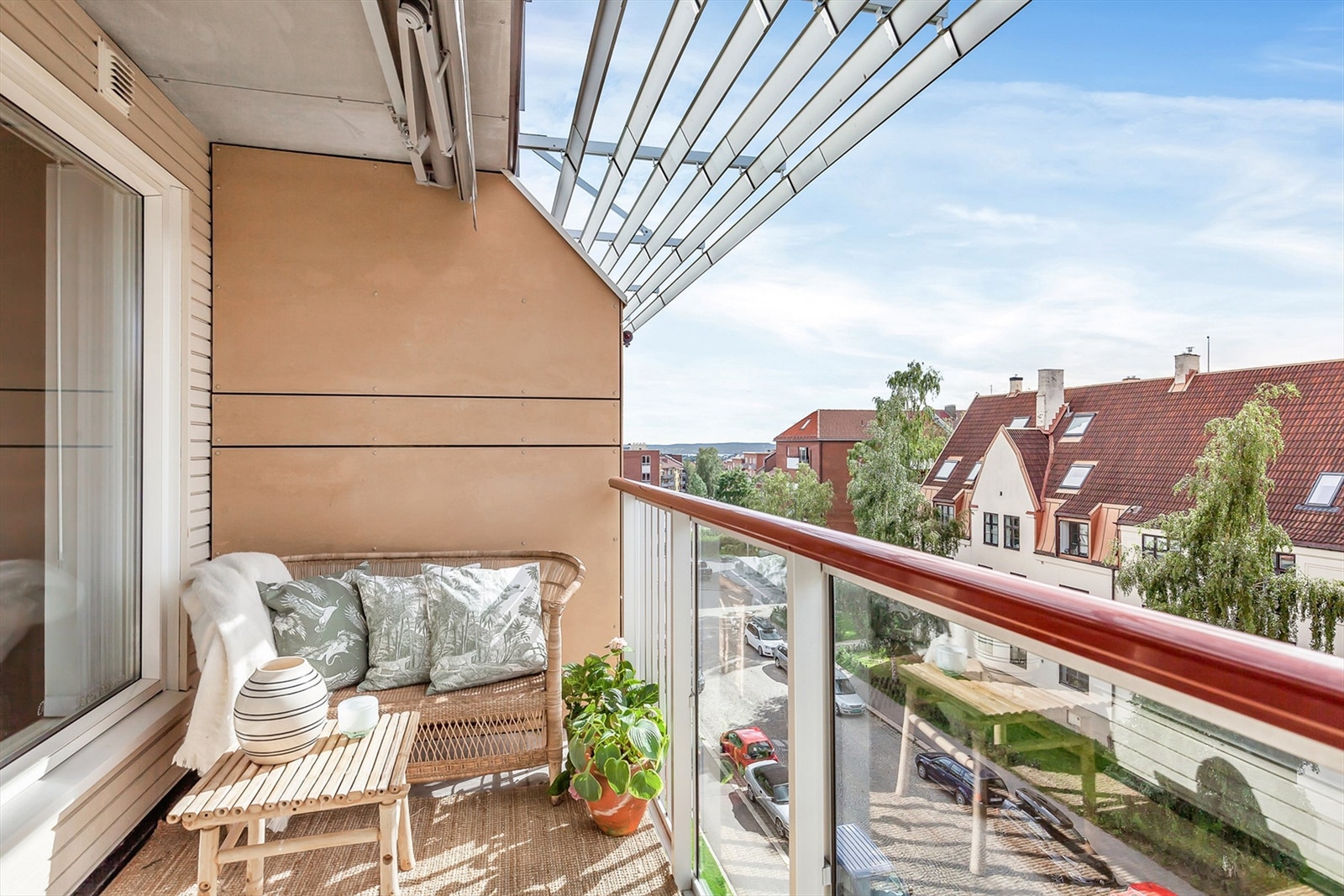 Her er det plass til en hyggelig sittegruppe - perfekt for sene sommerkvelder! Galleribilde