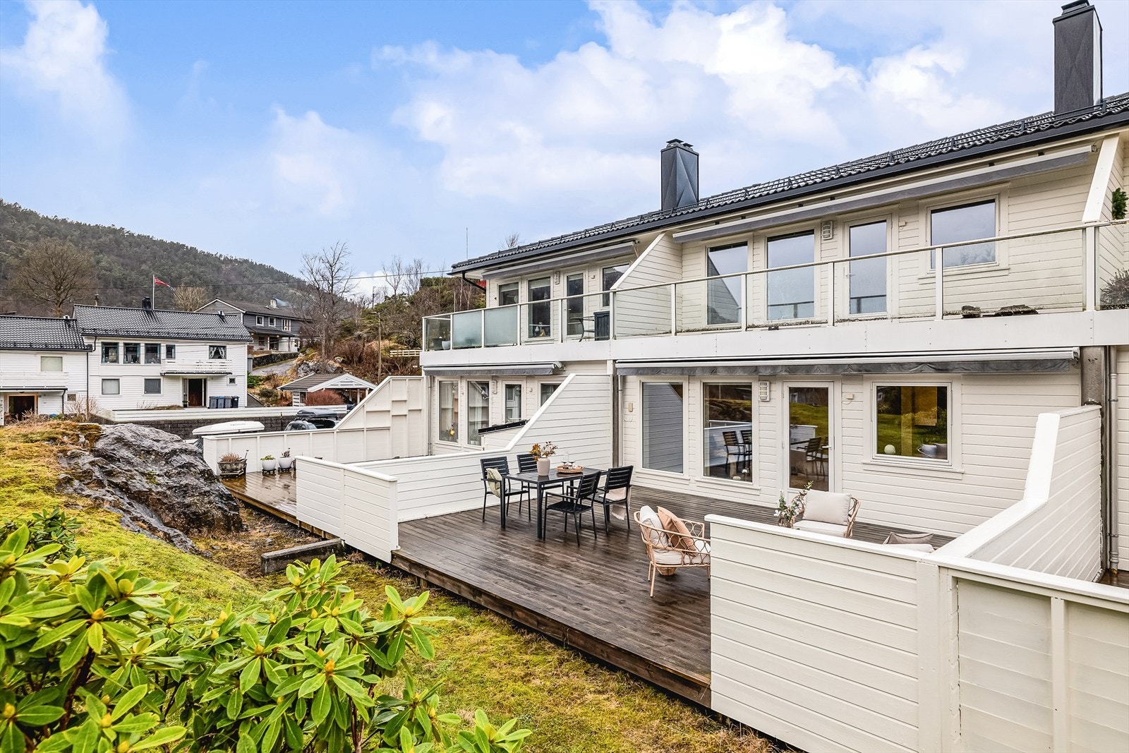 Trivelig, lite sameie bestående av 6 boligseksjoner. Galleribilde