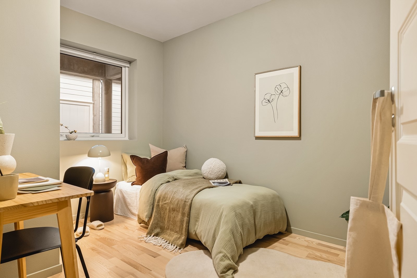 Soverom nr. 2 er også romslig (7,7 m²). Galleribilde