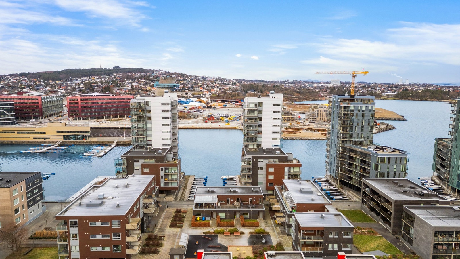 Her bor du urbant, men samtidig har du sjø og flotte turområder like utenfor døren. Galleribilde