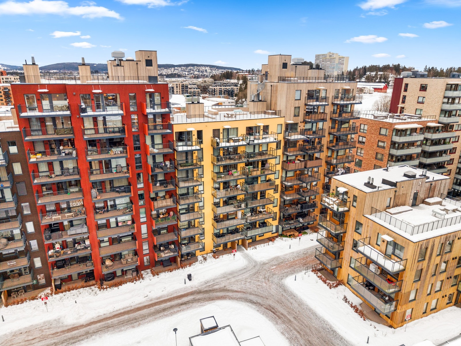 Fra takterrassen har du god utsikt og gode solforhold. Galleribilde