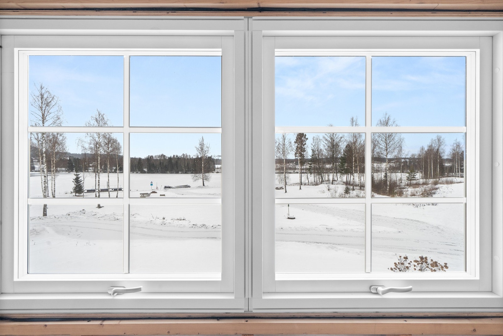 Vinduer med fantastisk flott utsikt mot Glomma og vakkert naturlandskap. Galleribilde