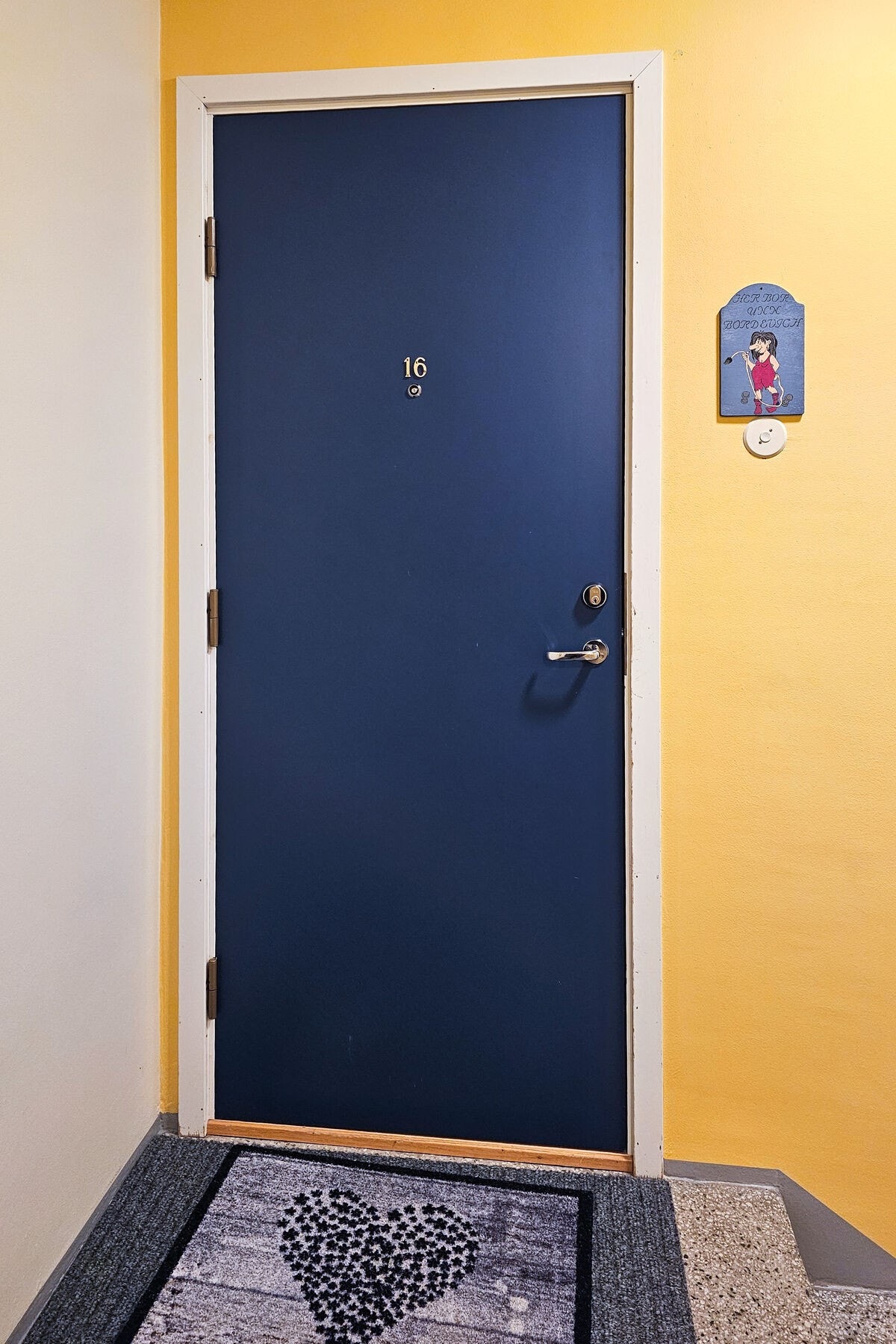 Inngangsdør. Galleribilde