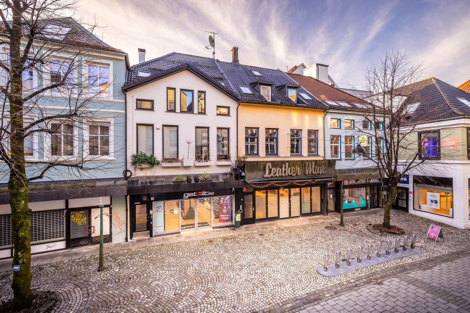 Sentrumskjernen nås til fots på få minutter, med Nordnes like tilgjengelig i andre retning Galleribilde