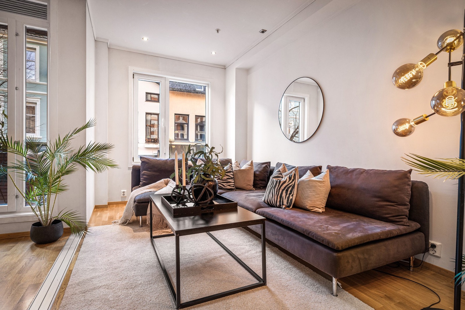 Boligen har flere gode kvaliteter, herunder balansert ventilasjon, sprinkelanlegg og LED-spotter Galleribilde