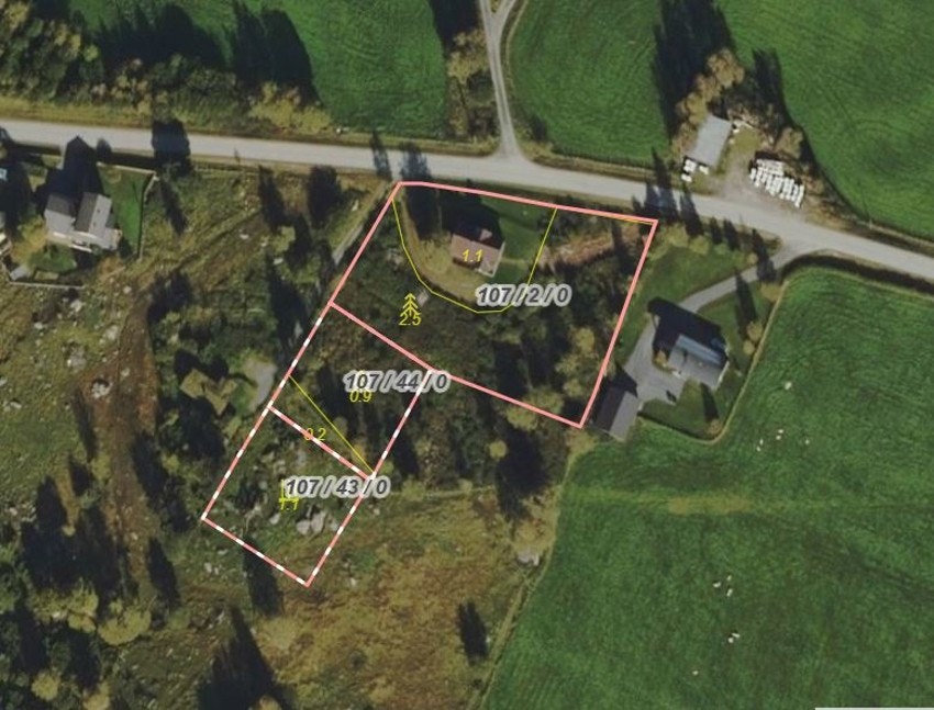 Det medfølger to ubebygde tomter i handelen - Spælavegen 127 og 129 Galleribilde