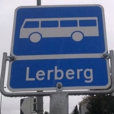 Bussholdeplass. 2 min gåtur Galleribilde