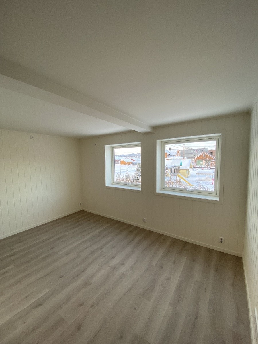 Mye naturlig lys i stuen Galleribilde