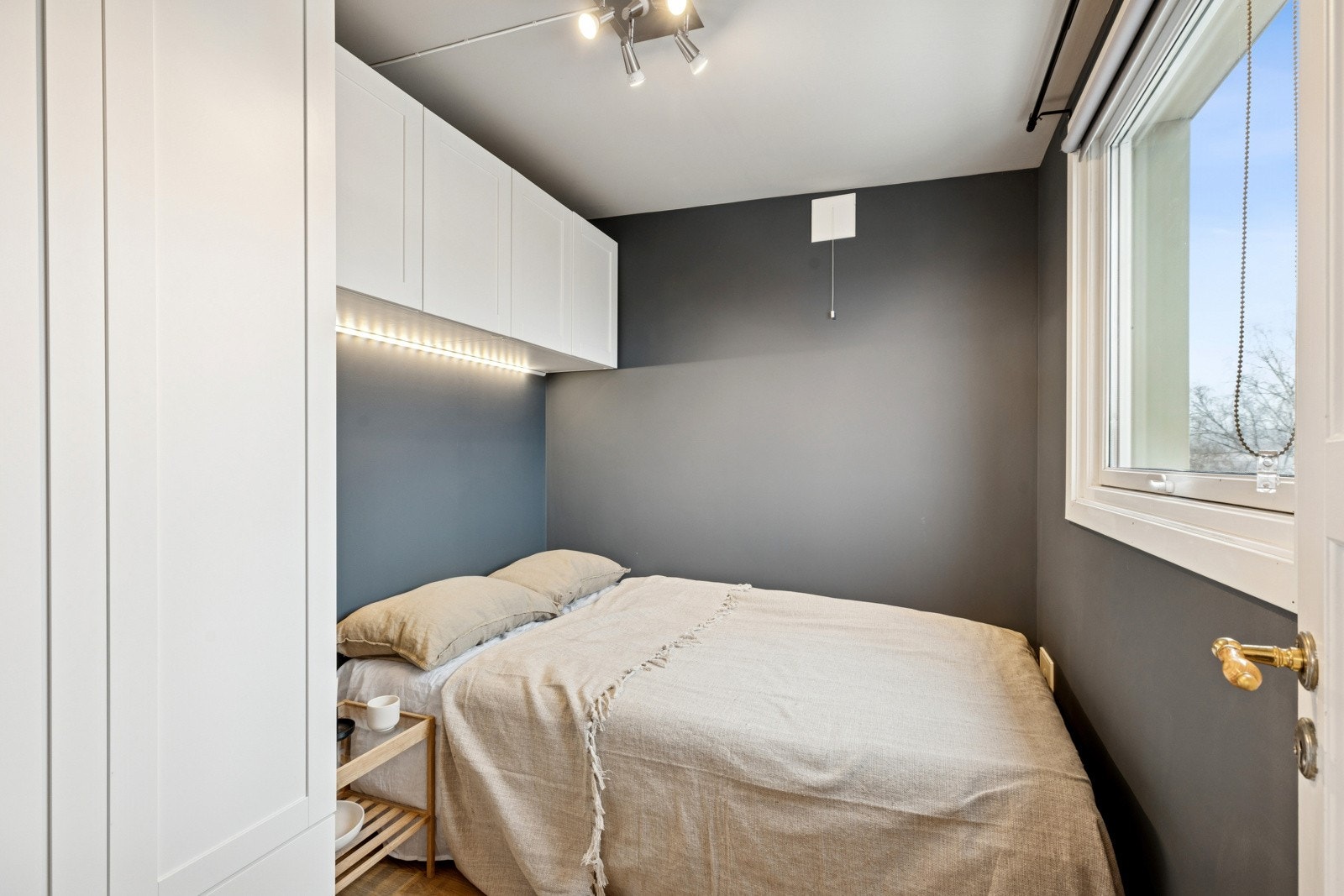 Fra hyggelig soverom - også med flott utsikt Galleribilde