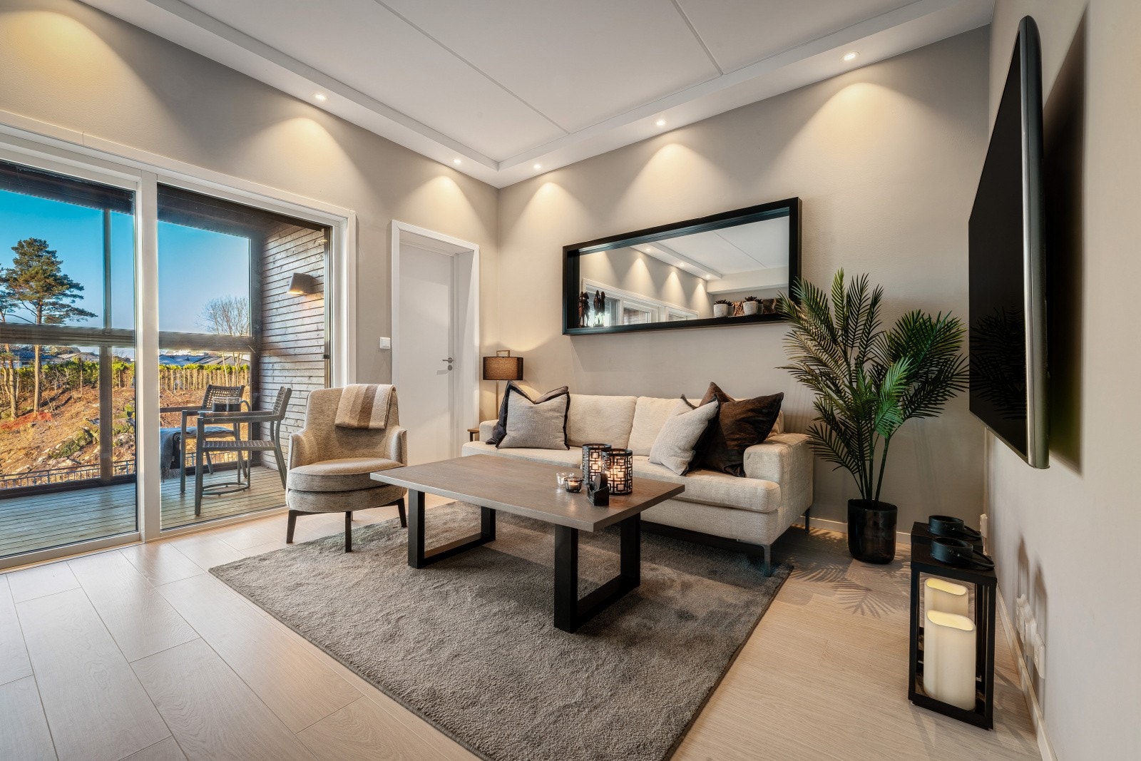 Leiligheten er utstyrt med en flott 1-stavs laminat og spottekasser i himling bidrar til særpreg. Galleribilde