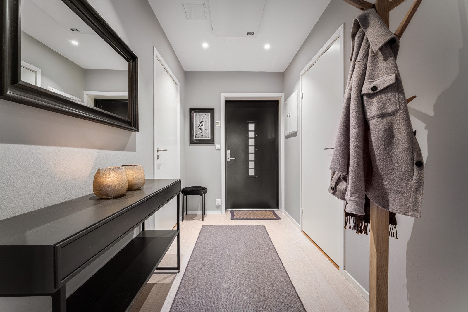 Innbydende entré målt til 5,2 kvm. Galleribilde