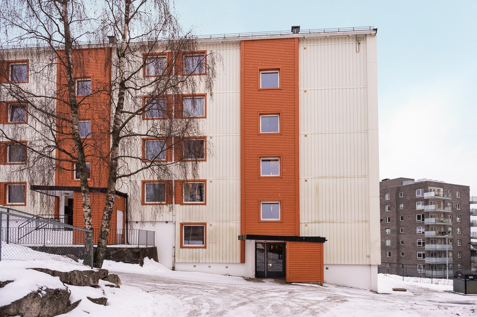 Borettslaget består av 388 andelsleiligheter og tre næringslokaler som borettslaget eier og leier ut. Galleribilde