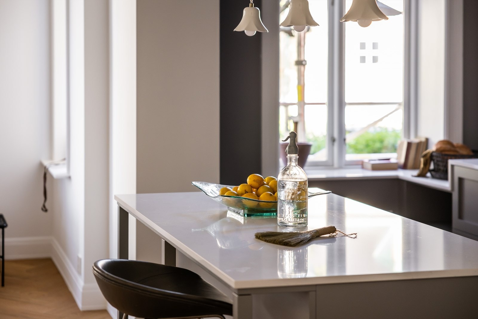 Funksjonelt samtidig som det er super sosialt med den åpne stue | kjøkkenløsningen Galleribilde