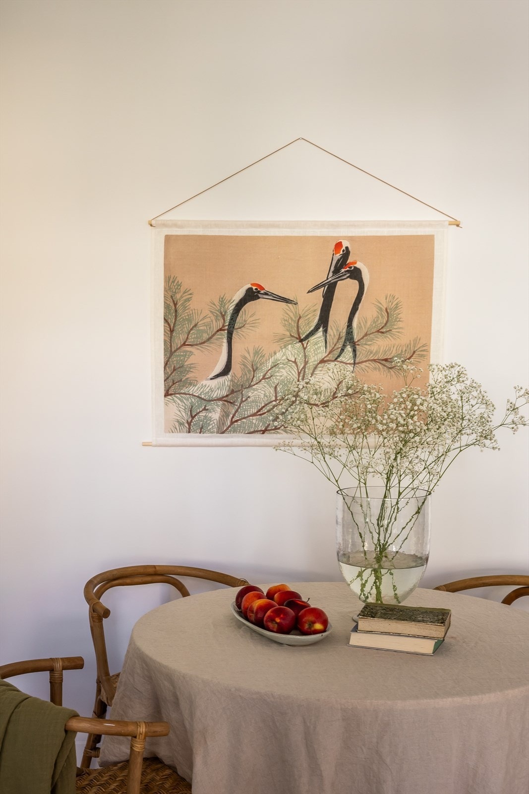 En annen sone i stuen er den sosiale spiseplassen, her kan du nyte god mat -og samtaler Galleribilde