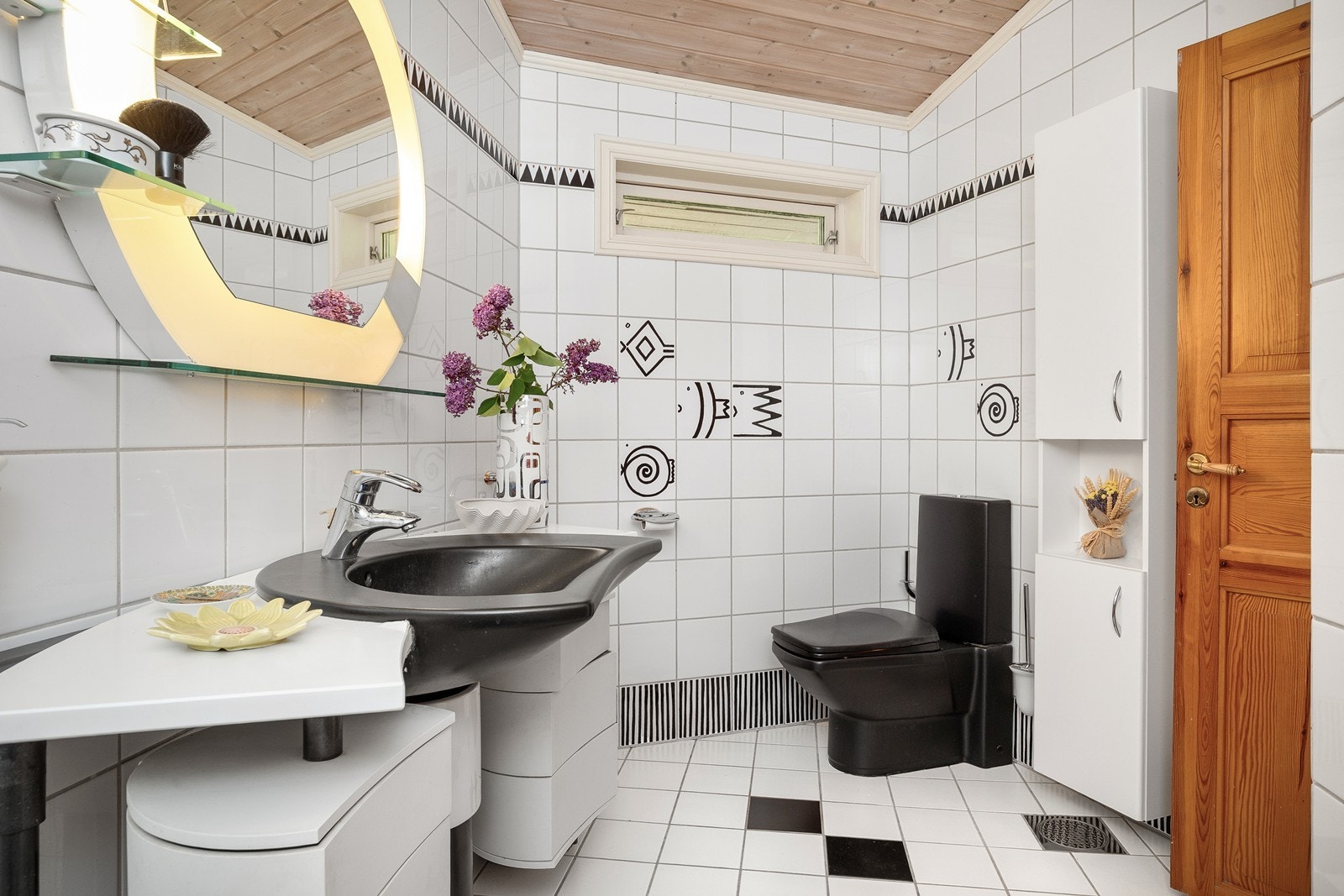 Stort bad med naturlig lys Galleribilde