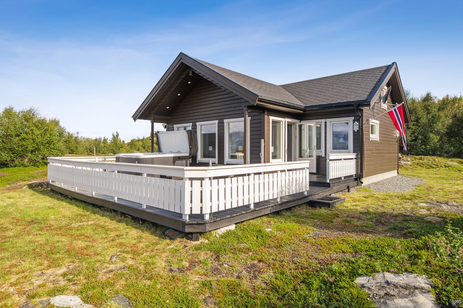 Storekorsnesveien 170 presenteres av Vidar Myklevoll v/DNB Eiendom. Galleribilde