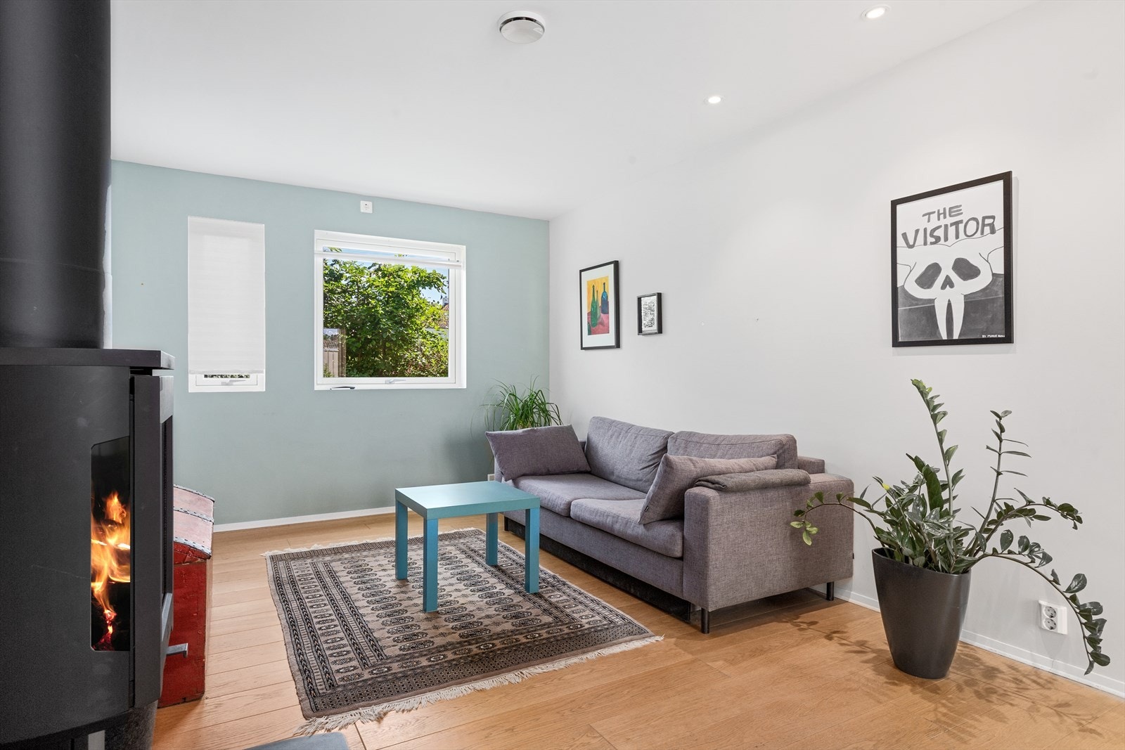 Det er god plass til sofa, TV-møblement, spisegruppe og øvrig ønsket møblement. Galleribilde