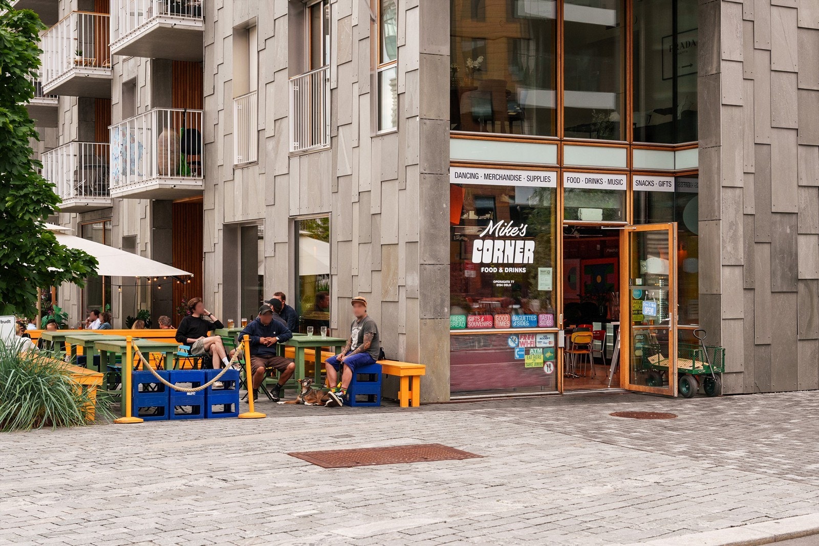 Mike´s Corner Galleribilde