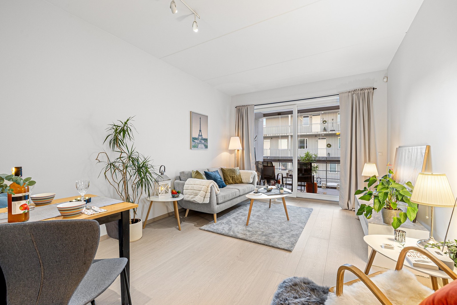 Åpen stue kjøkkenløsning på totalt 19,7 m² Galleribilde